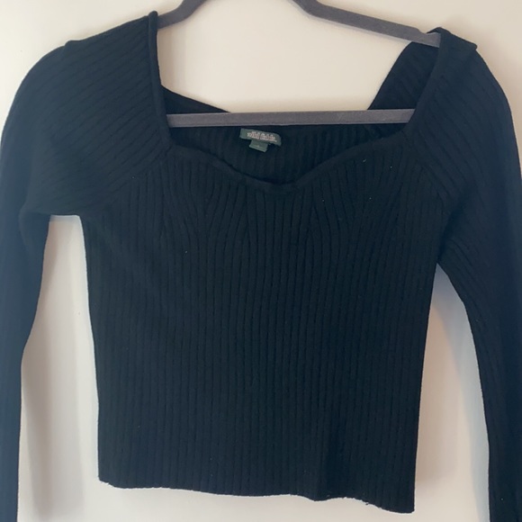 Black long sleeve crop top - Picture 3 of 4